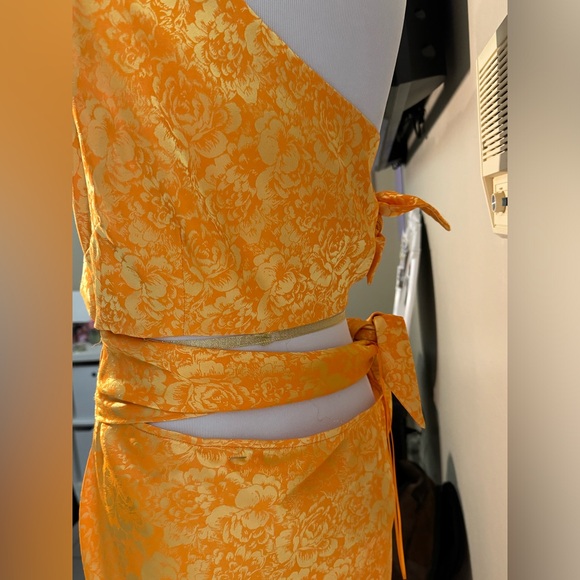 WAYF Brand Midi Dress - Picture 4 of 5